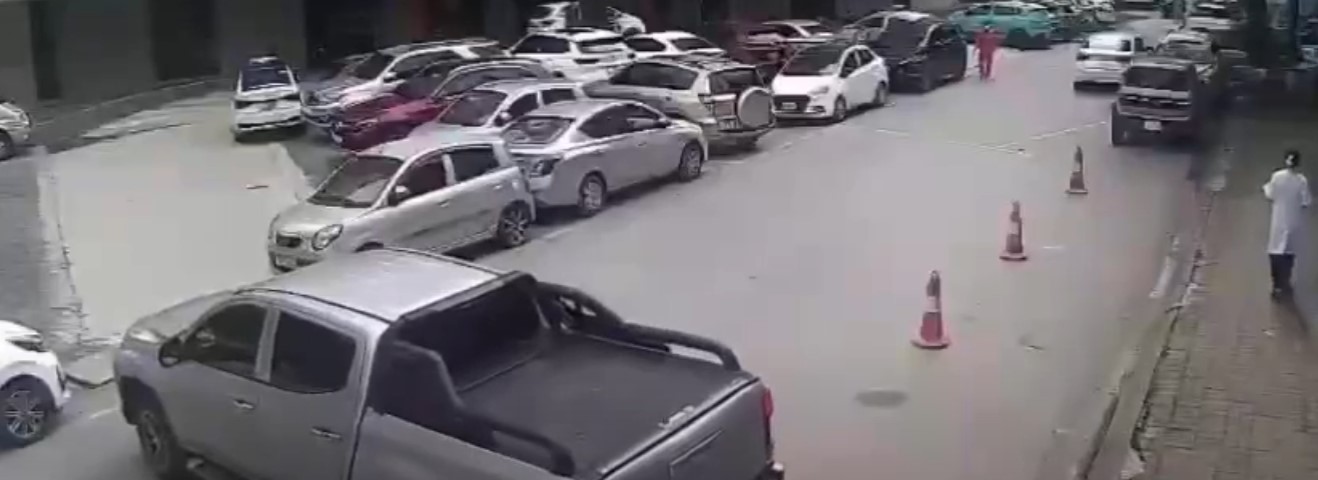 Tình huống nguy hiểm khi lùi xe thiếu quan sát